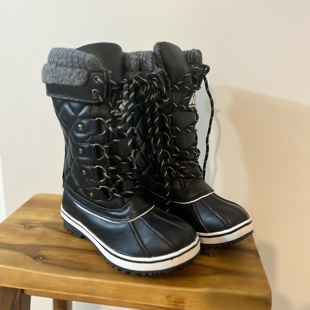 Mishansha winter boots. Women’s size 6.